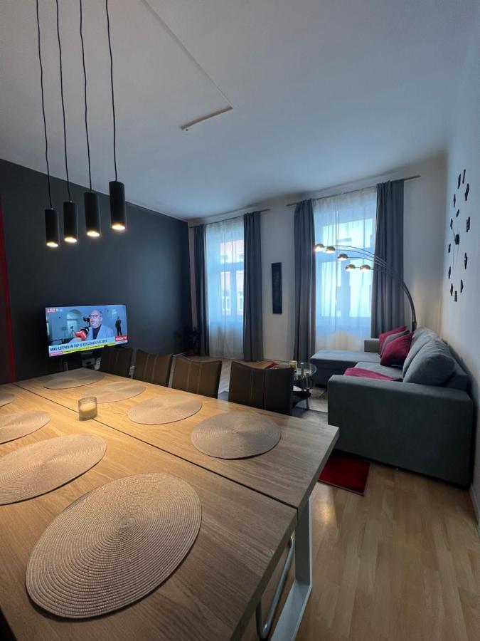 Spacious & Deluxe Big Apartment Near Prater فيينا المظهر الخارجي الصورة